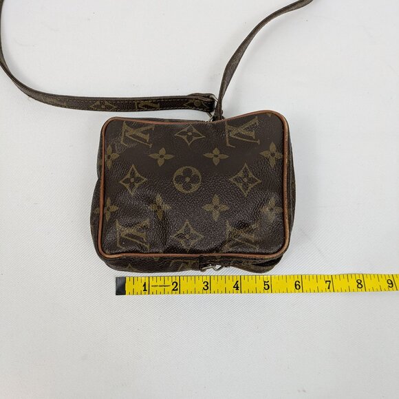 Louis Vuitton Mini Zippered Pouch Case - Picture 9 of 10